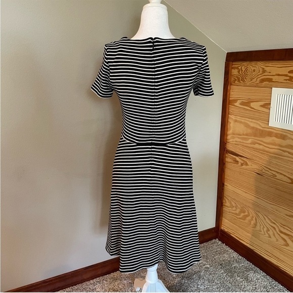 Madewell Gallerist Dress in Black White Stripe Short Sleeve Small - Picture 6 of 13